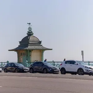 https://sea-high-quality-roof-terrace-slp-6-two-bed-flt.brighton-hotels-england.com